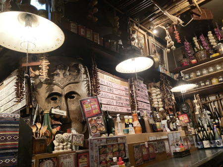 アジアンな店内　福井市　香花